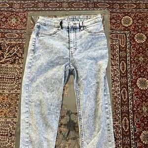 Divided jeans with blue fade